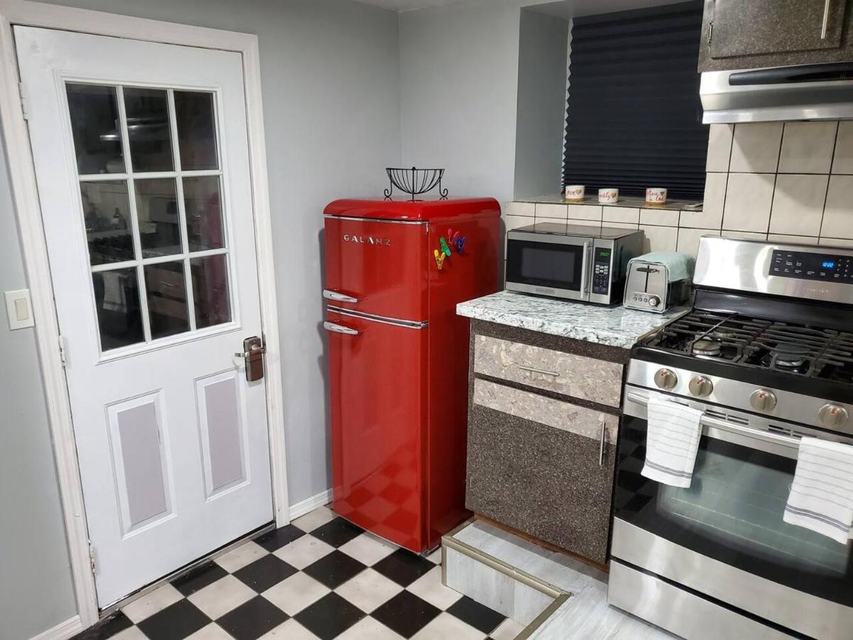 Lovely 2 Bedroom Apartment With 2 Entrance And Parking 뉴욕 외부 사진
