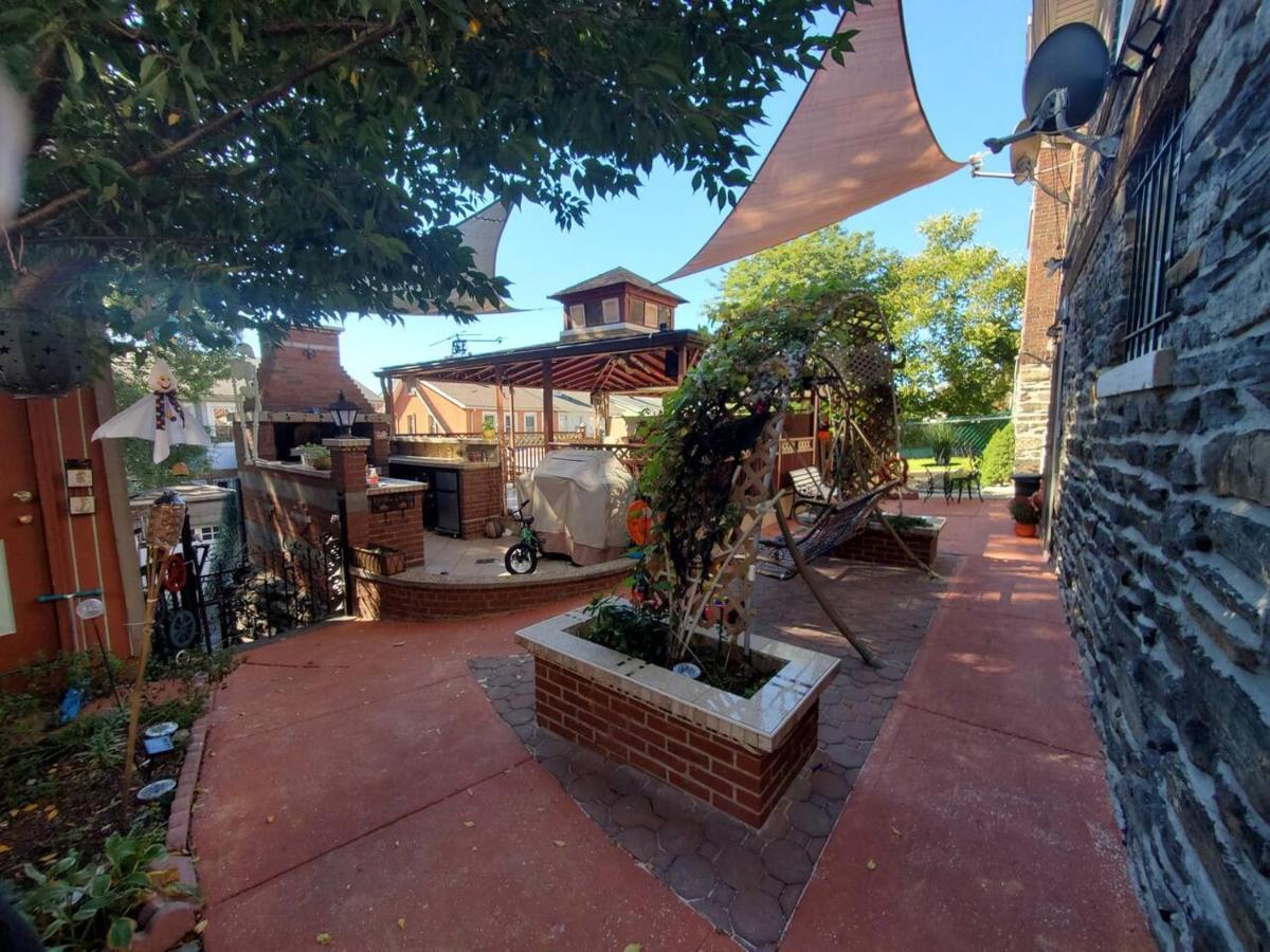 Lovely 2 Bedroom Apartment With 2 Entrance And Parking 뉴욕 외부 사진