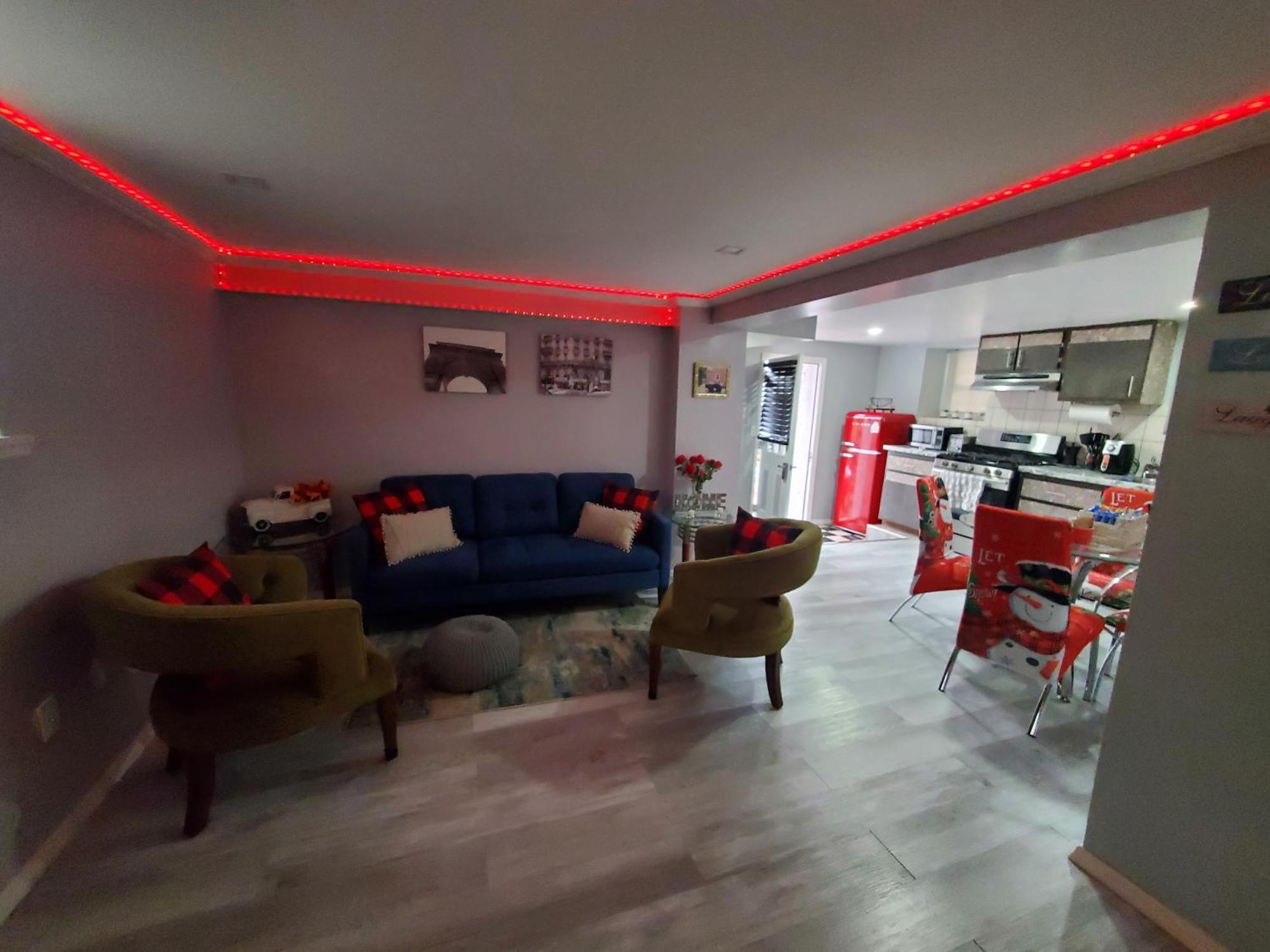 Lovely 2 Bedroom Apartment With 2 Entrance And Parking 뉴욕 외부 사진