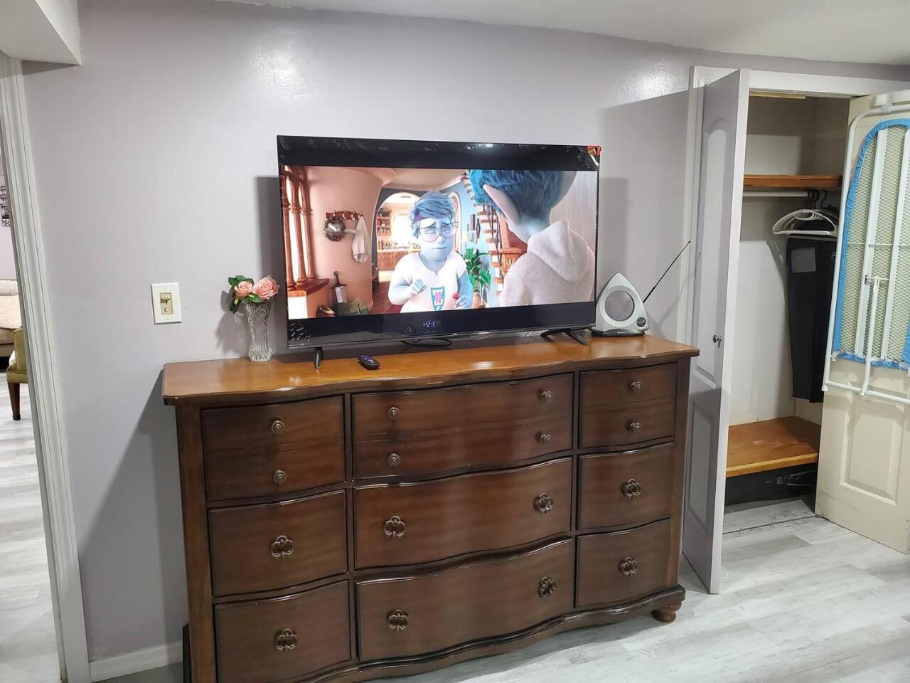 Lovely 2 Bedroom Apartment With 2 Entrance And Parking 뉴욕 외부 사진