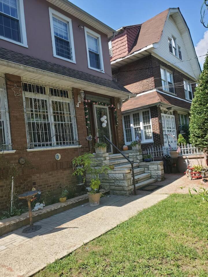 Lovely 2 Bedroom Apartment With 2 Entrance And Parking 뉴욕 외부 사진